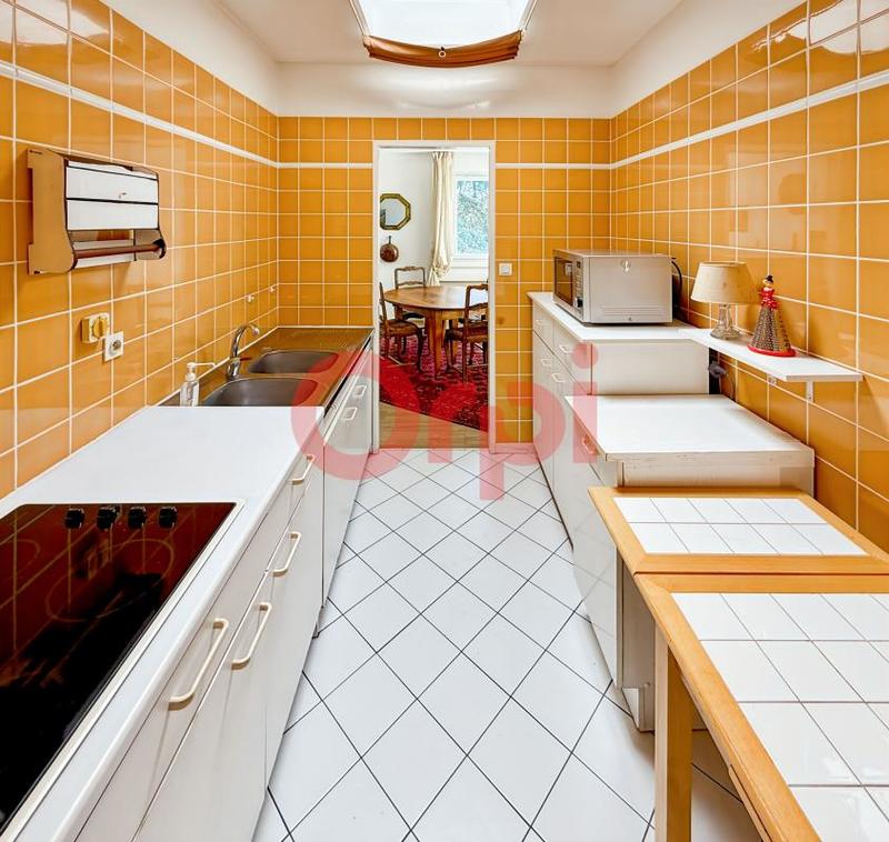 Appartement - 120 m² - 6 pièces