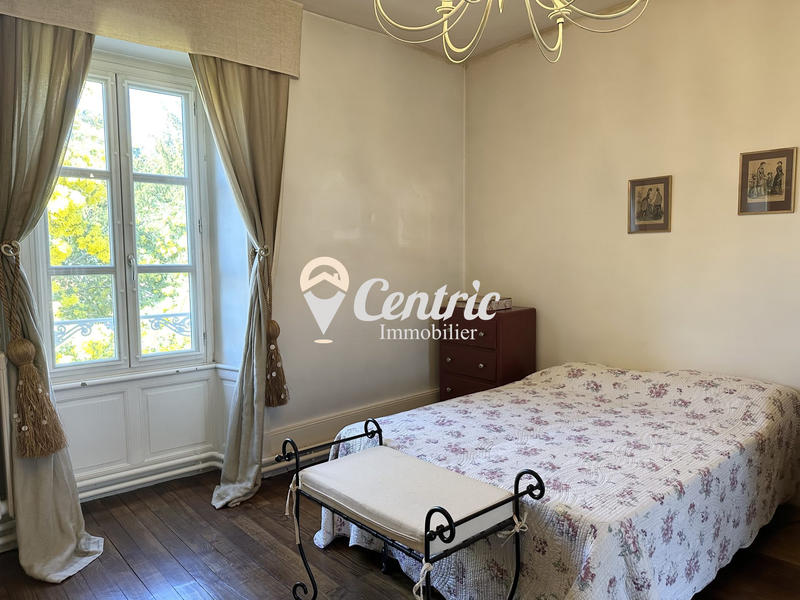 Maison ancienne - 230 m² - 8 pièces