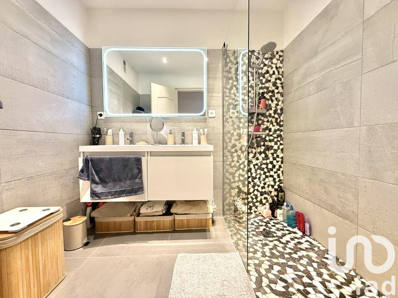 Appartement - 70 m² - 3 pièces