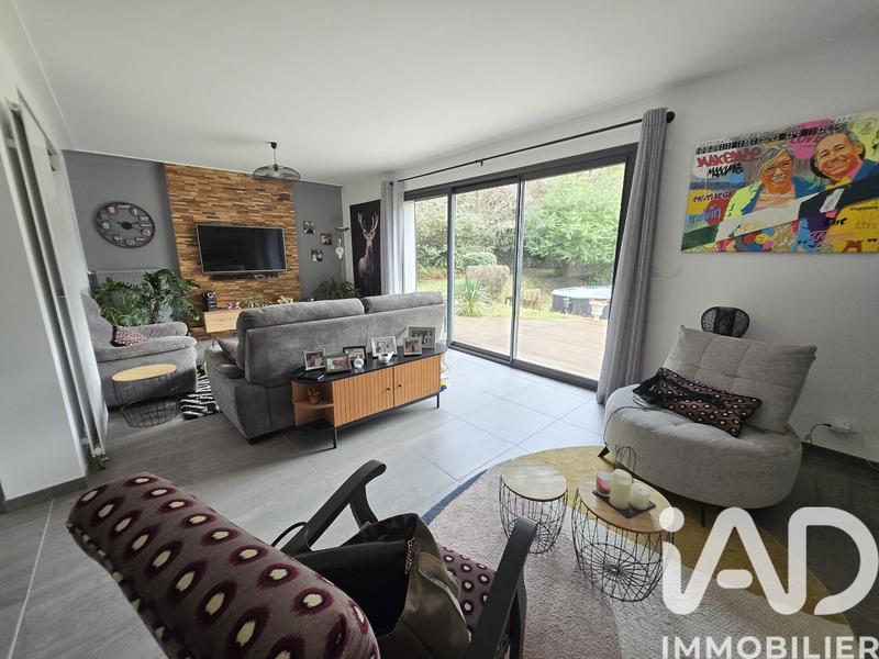 Maison - 186 m² - 6 pièces