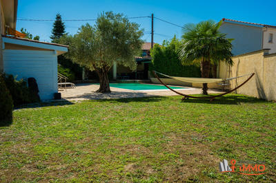 Maison traditionnelle - 196 m² - 7 pièces