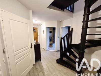 Maison - 95 m² - 5 pièces