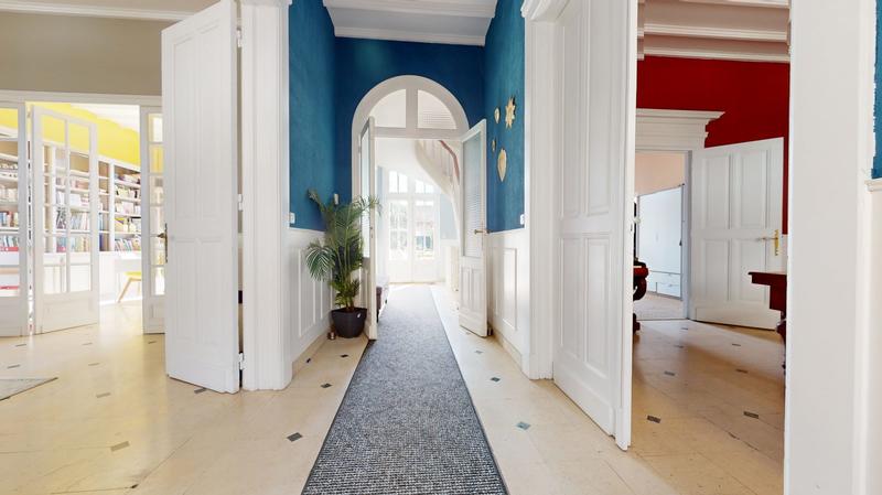 Maison traditionnelle - 420 m² - 14 pièces