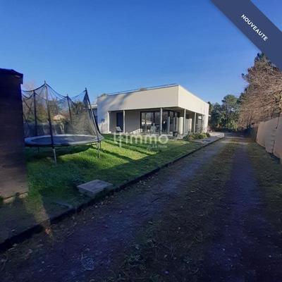 Maison - 148 m² - 6 pièces