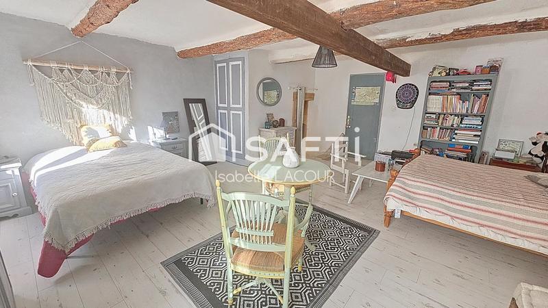Maison - 284 m² - 9 pièces