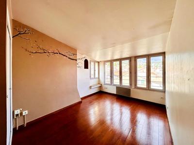 Appartement - 104 m² - 4 pièces