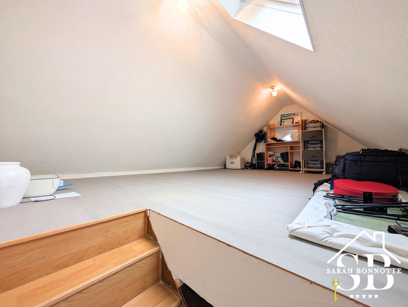 Maison - 95 m² - 5 pièces