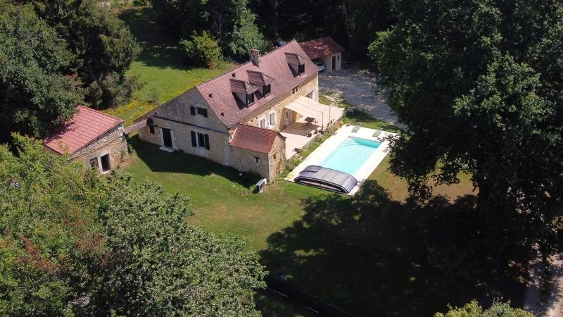 Maison - 222 m² - 5 pièces