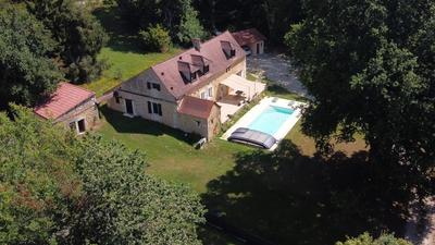 Maison - 222 m² - 5 pièces