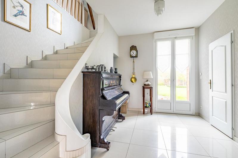 Maison - 300 m² - 7 pièces