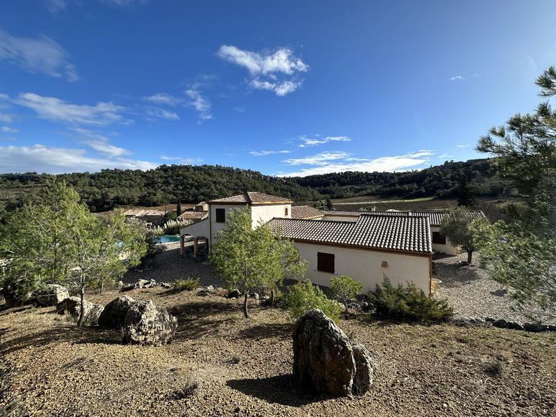 Maison - 225 m² - 7 pièces