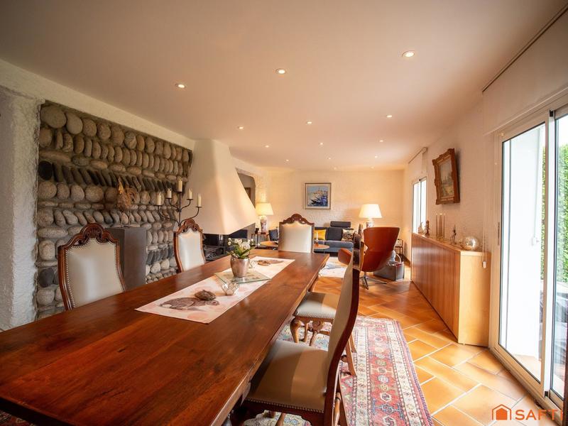 Maison - 260 m² - 5 pièces