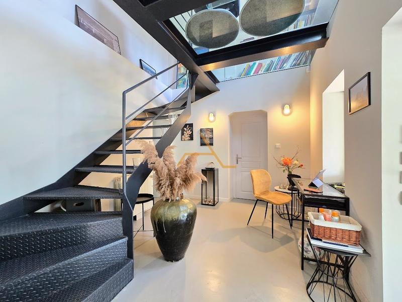 Maison en pierre - 185 m² - 7 pièces