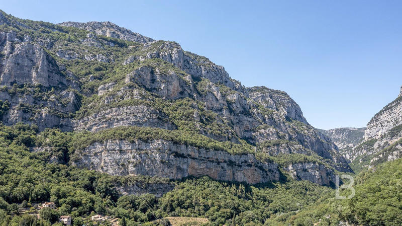 Maison - 500 m² - 20 pièces