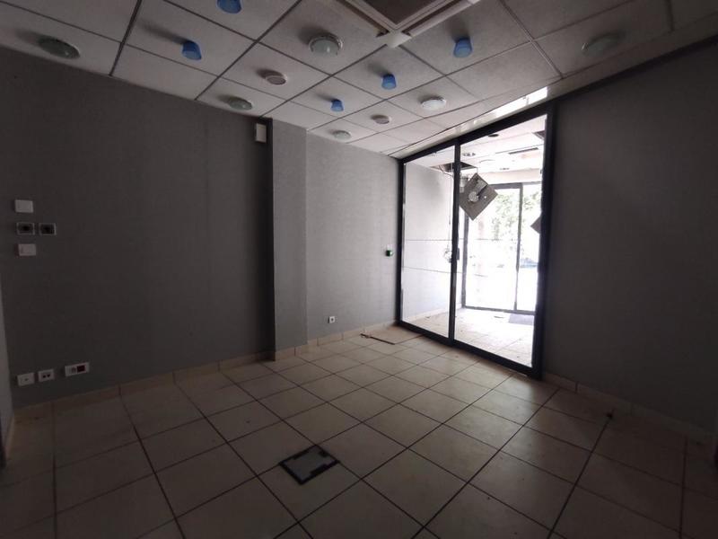 Local commercial - 56 m² - 4 pièces