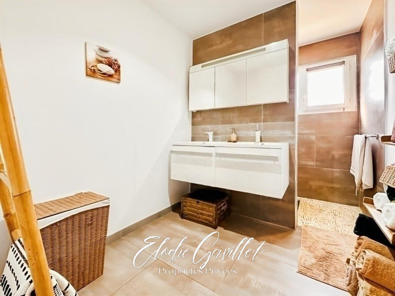 Maison - 90 m² - 5 pièces