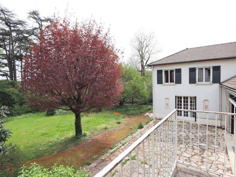 Maison - 247 m² - 7 pièces