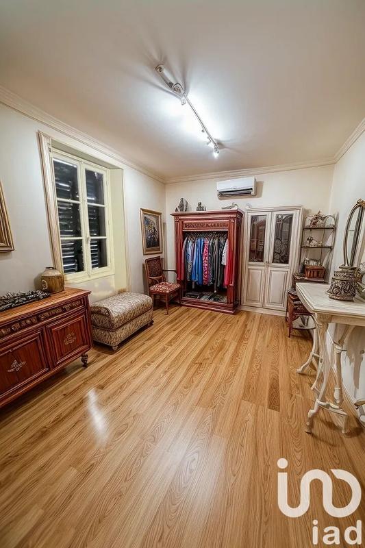 Maison - 220 m² - 11 pièces