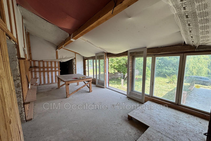 Maison - 1 555 m² - 10 pièces