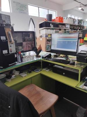 Local commercial - 440 m² - 1 pièce