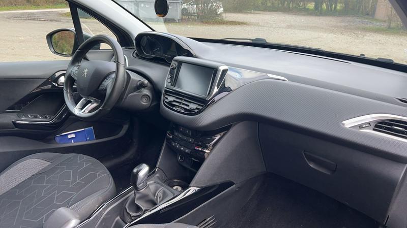 Peugeot 2008 1.5 BlueHdi 100 Signature