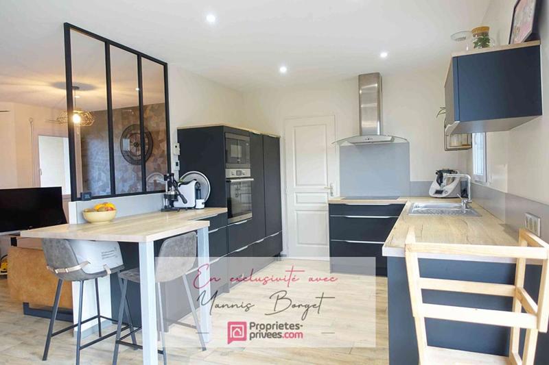 Maison - 90 m² - 5 pièces