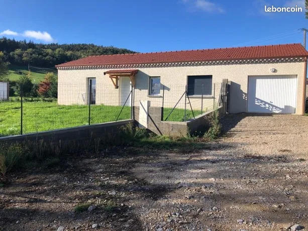 Maison - 92 m² - 5 pièces