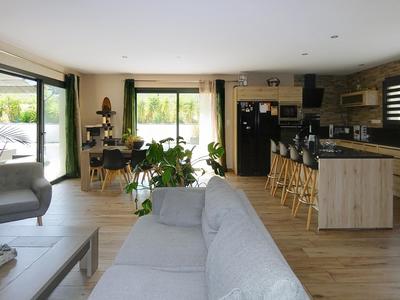 Maison - 121 m² - 5 pièces