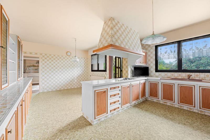 Maison - 304 m² - 9 pièces