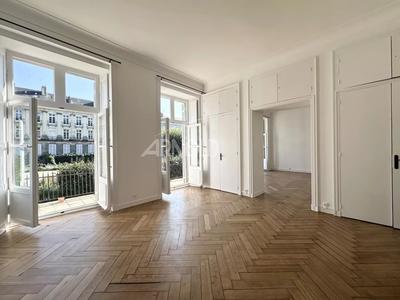 Appartement - 156 m² - 6 pièces