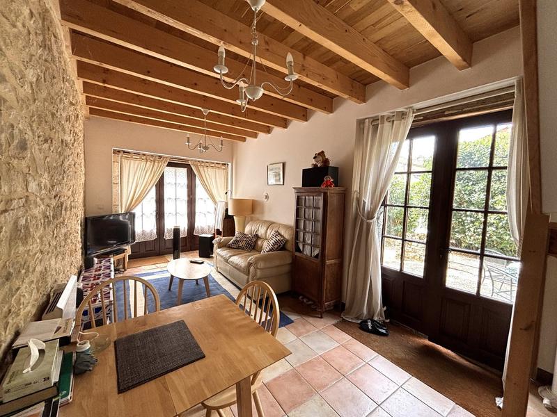 Maison - 300 m² - 11 pièces