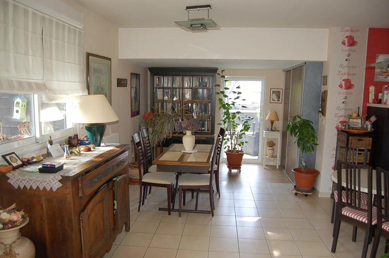 Maison - 215 m² - 8 pièces