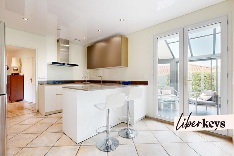 Maison - 182 m² - 6 pièces