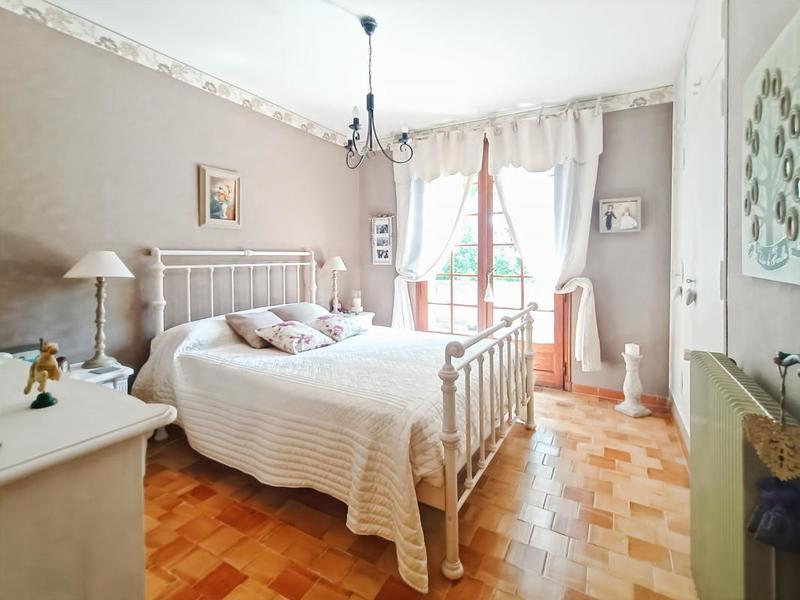 Maison - 262 m² - 8 pièces