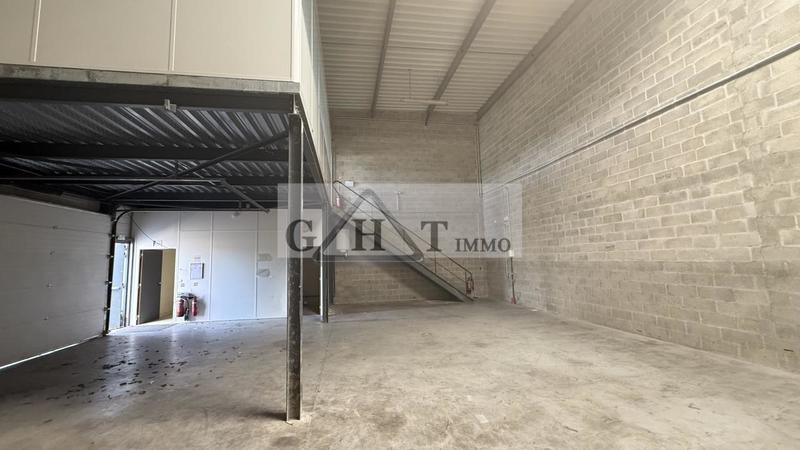 Entrepôt - 204 m²