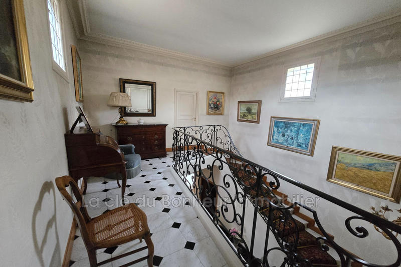 Demeure - 255 m² - 7 pièces