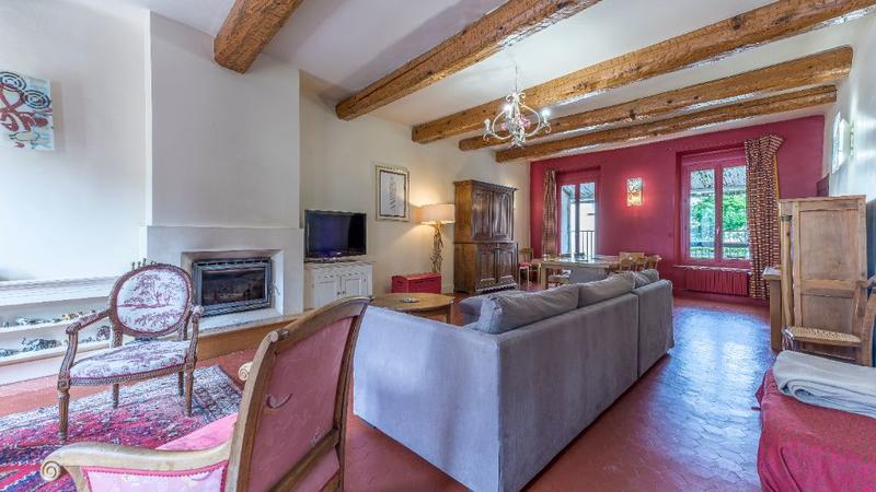Maison - 325 m² - 9 pièces