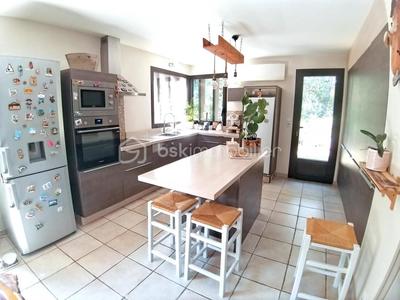 Maison traditionnelle - 170 m² - 6 pièces