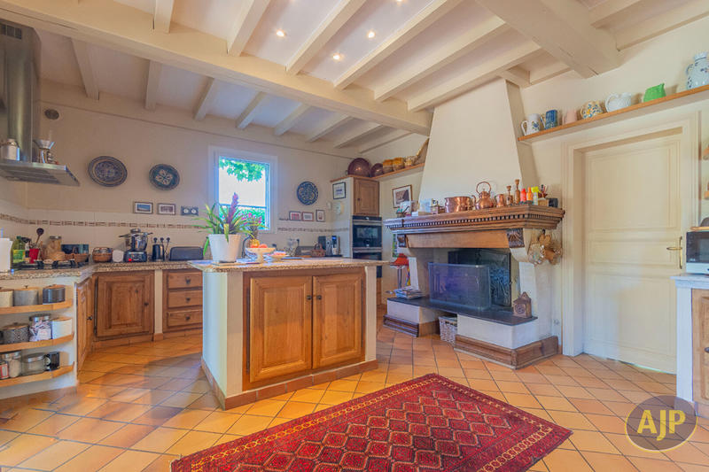 Maison - 268 m² - 8 pièces