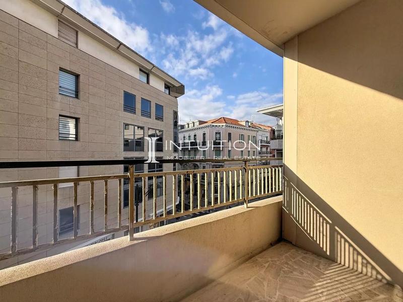 Studio - 28 m² - 1 pièce