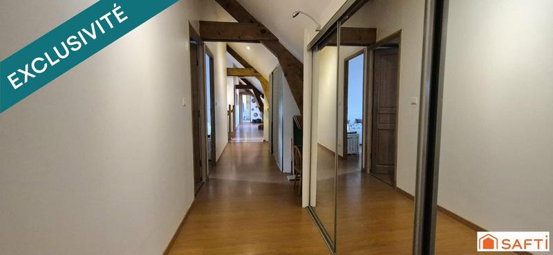 Maison - 205 m² - 8 pièces