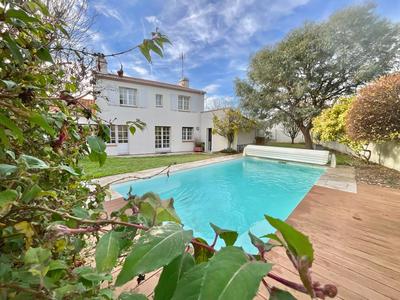 Maison - 164 m² - 8 pièces