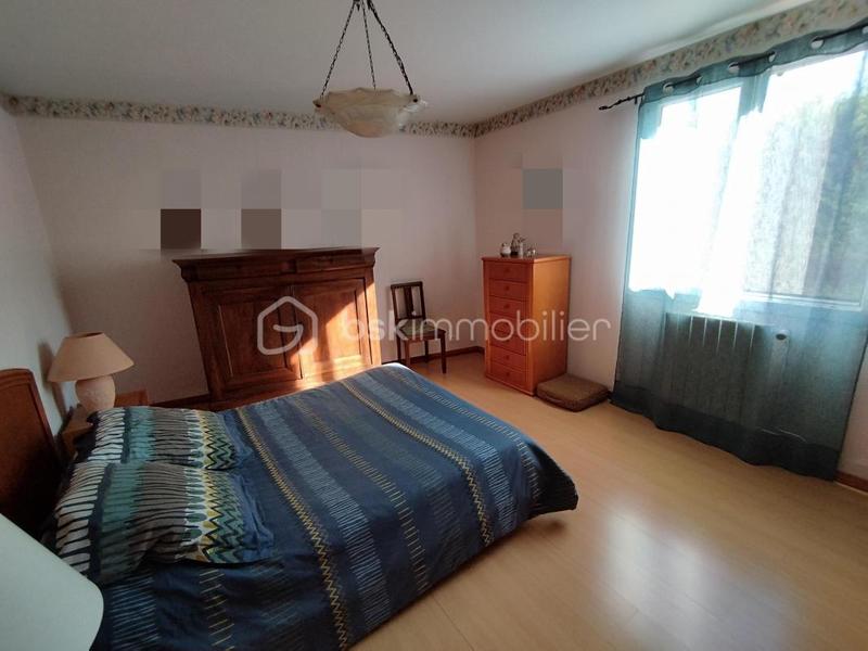 Demeure - 208 m² - 10 pièces