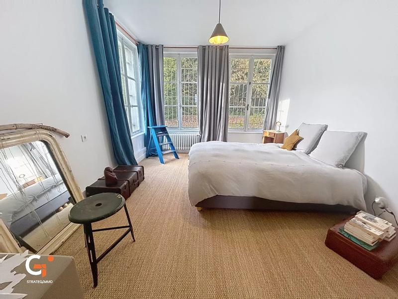 Propriété - 365 m² - 12 pièces