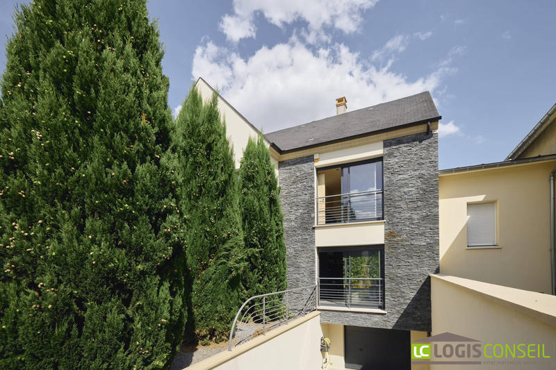 Maison contemporaine - 216 m² - 8 pièces