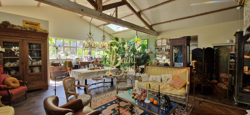 Maison - 208 m² - 7 pièces