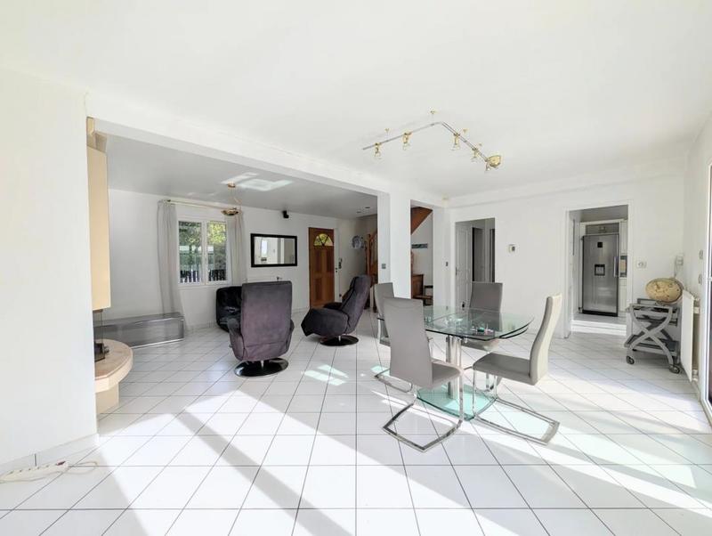 Maison - 120 m² - 6 pièces