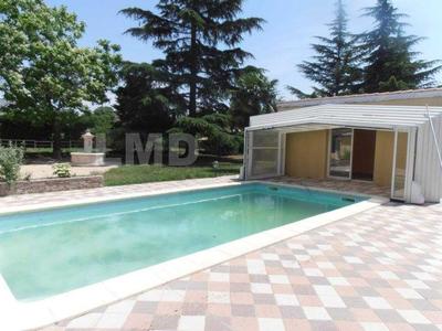 Maison - 230 m² - 13 pièces