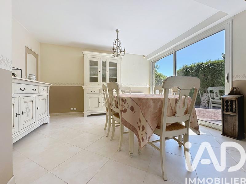 Maison - 184 m² - 9 pièces