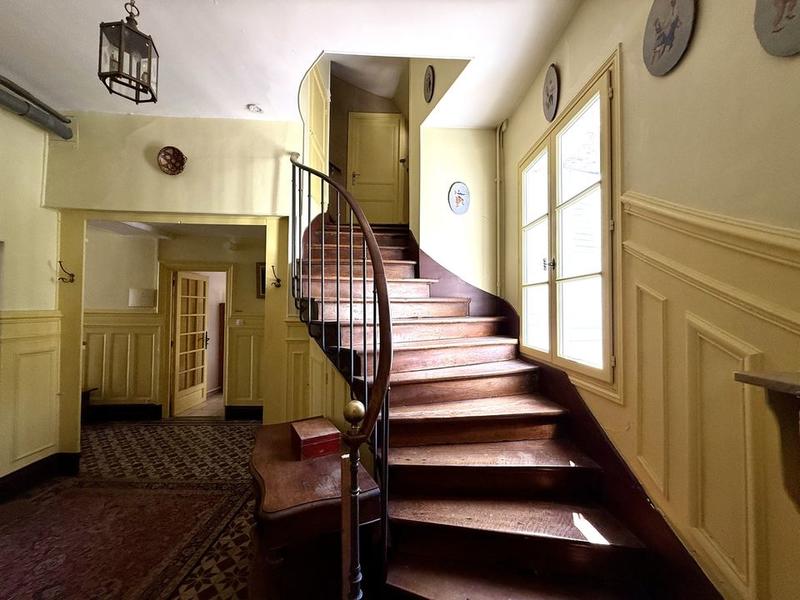 Demeure - 283 m² - 10 pièces